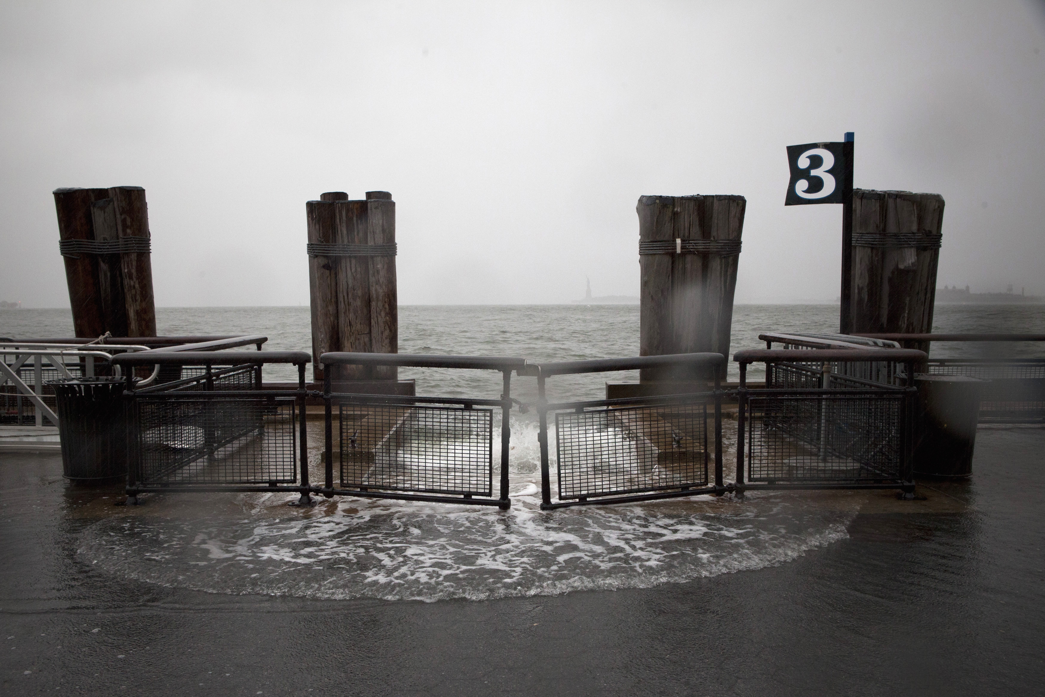 Covering Hurricanes: Before, During and After the Storm - Dart Center