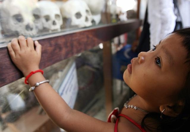 khmer rouge skulls